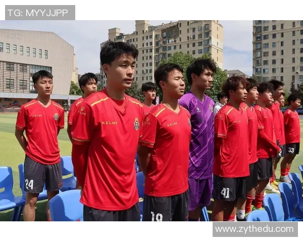 上海校园足球联盟杯赛激情对决展现青少年足球风采与团结精神